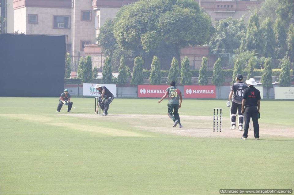Match 3 - Doxa Knights won by 89 Runs (Group A)<br>
1st Innings --> Doxa Knights - 210/4 in 20.0 overs<br>
2nd Innings --> Doxa Panthers - 121/9 in 20.0 overs<br>
<br>
With Javed Khan's Man Of The Match performance (83 Runs, 2 Wickets) Knights sealed an easy victory over Panthers in their first clash. Amarjeet Sahni and Amit Sharma shone from the Panther's. Accolades from this matches are<br>
 <br>
- Man of the Match: Javed Khan<br>
- HAVELLS Maximum Sixes: Javed Khan<br>
- Hello Best Fielder: Anshuman Gupta<br>
- Supa Corn Maximum Wickets: Rahul V Kumar<br>
- Injali Economical Bowler: Javed Khan