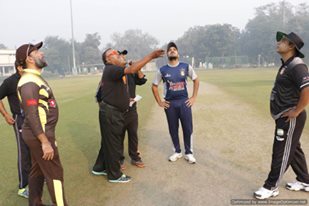 Semi-Final 1 - Doxa Knights vs Doxa Brats<br>
1st Innings -> Doxa Brats -  142/8 in 20.0 overs<br>
2nd Innings -> Doxa Knights - 147/6 in 20.0 overs<br>
<br>
The match started with Doxa Brats' batting innings first. They were able to reach a respectable total of 142 runs, thanks mainly to Himalya Chauhan's innings of 36. In the Knights' innings, Knights had a good start thanks to Ravi Chopra and Varun Kumar, but after a few wickets which included two run-outs, the match was won by Vishal Kapoor for the Knights, who played a blistering innings of 77.<br>
<br>
- Delhi Test House Man of the Match : Vishal Kapoor<br>
- HAVELLS Maximum Sixes : Vishal Kapoor<br>
- Hello Rice Best Fielder : Aradhya Shandilya<br>
- Supa Corn Maximum Wickets : Javed Khan<br>
- Injla Economical Bowler : Chirag Sharma