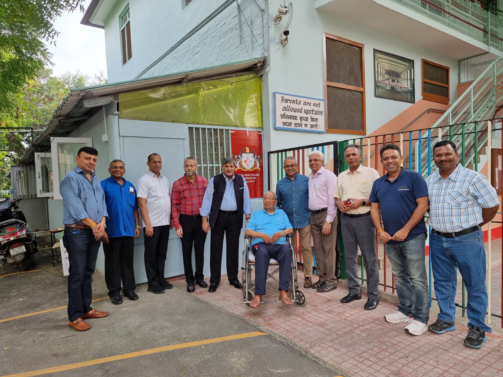 Fr. Tom Kunnunkal, the longest-serving Principal, entered his 100th year on July 3, 2025.<br>
A grand celebration was held in his honour at the school campus. The event began with<br>
the inauguration of the new DOXA Healthcare Foundation (DHF) oƯice by Fr. Kunnunkal.<br>
Felicitations followed at the Millennium Hall. His former students, including Prof.<br>
Dinesh Singh (Former Vice Chancellor, Delhi University), Mr. Sudhanshu Mittal<br>
(Spokesperson, BJP), along with Mr. Harsha Vardhana Singh (Former Dy. Director WTO),<br>
shared anecdotes from their student days. A visual presentation about Fr. Kunnunkal’s,<br>
tenure at Xavier’s Delhi was presented, with commentary by Mr. Bhupendra Chaubey,<br>
brought back a flood of memories, especially for the senior batches from 1966-1980.<br>
With members of his family and the Xaverian fraternity we pray for Fr. Kunnunkal's long<br>
and healthy life.